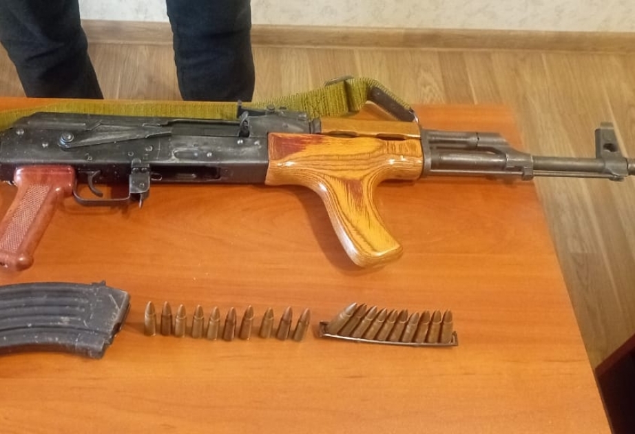 Saatlıda vətəndaşlardan 1 avtomat, 3 ov silahı götürülüb