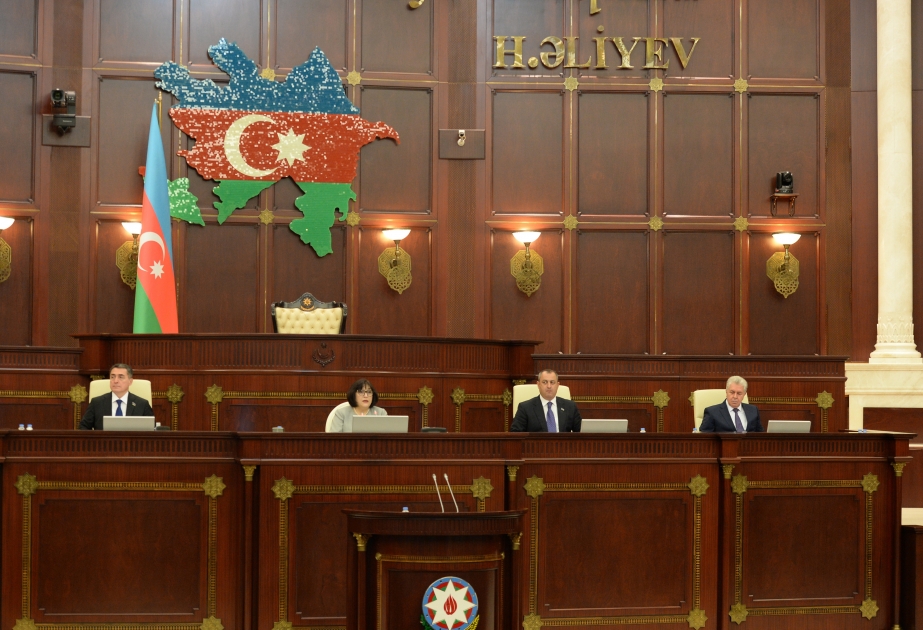 Milli Məclisin iclasında 21 məsələ müzakirə olunub