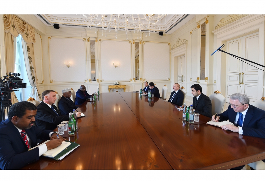 الرئيس إلهام علييف يستقبل الأمين العام للتعاون الإسلامي
