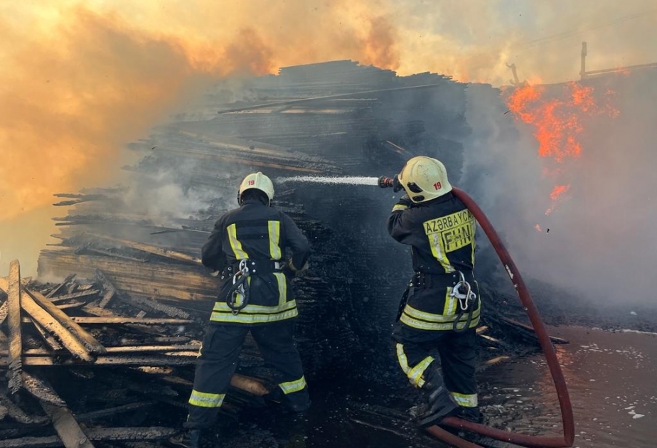 FHN: Binəqədi rayonundakı inşaat materialları bazarındakı yanğın məhdudlaşdırılıb