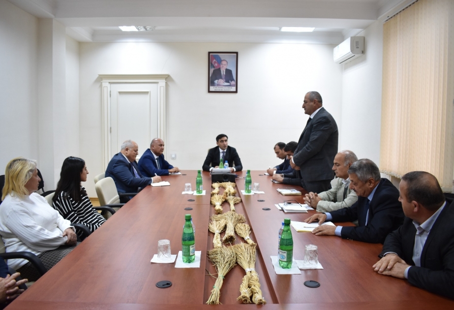 Aqrar Xidmətlər Agentliyinin sədri tabeli qurumların fəaliyyəti ilə tanış olub