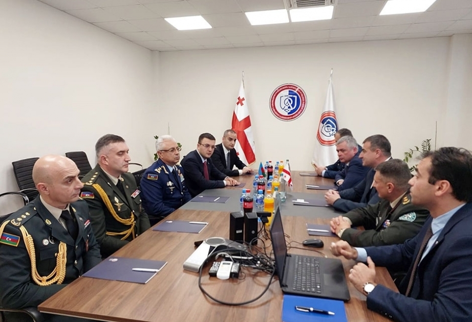 Aserbaidschanische Militärdelegation zu Besuch in Georgien