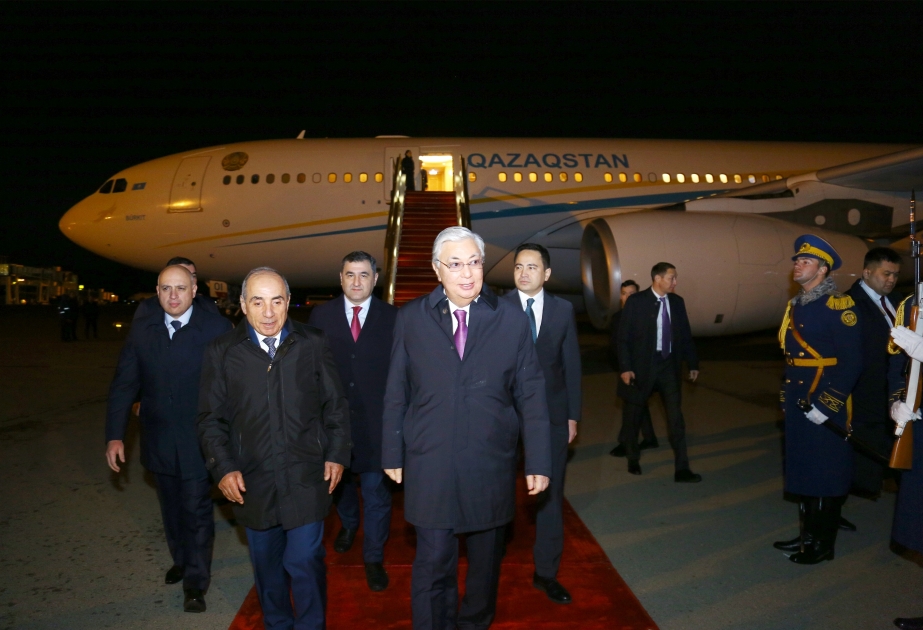 Le président kazakh Kassym-Jomart Tokaïev entame une visite de travail en Azerbaïdjan
