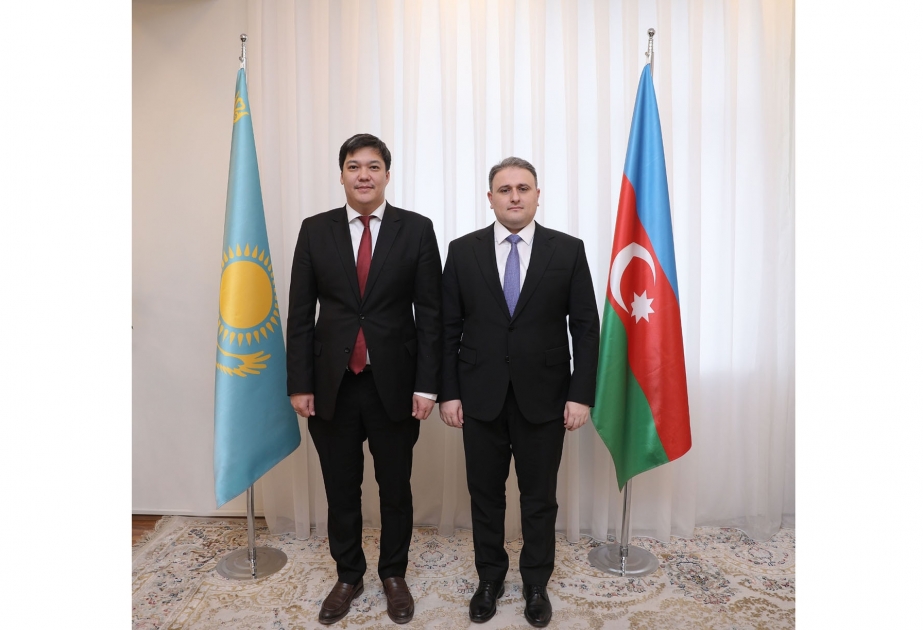 Azərbaycanla Qazaxıstan arasında müdafiə sənayesi sahəsində əməkdaşlıq müzakirə olunub