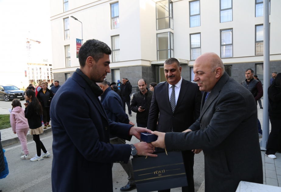 Füzulidə daha 25 ailəyə evlərinin açarları təqdim olunub – YENİLƏNİB FOTO VİDEO