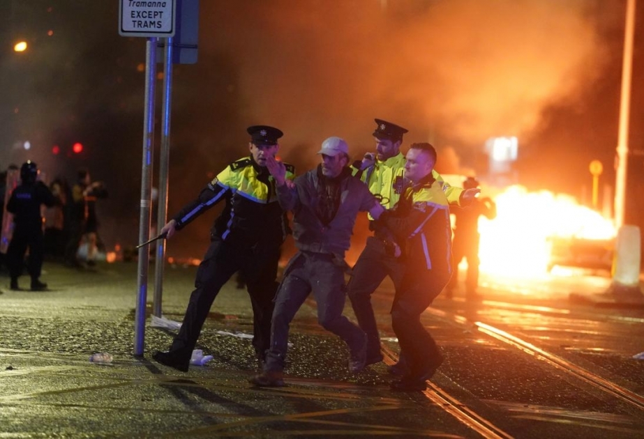 Dublin şəhərində iğtişaşlardan sonra onlarla insan saxlanılıb