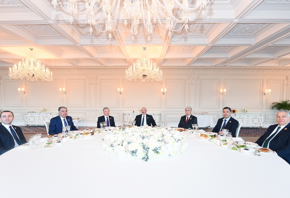Un dîner officiel donné en l’honneur des chefs d’Etat et de gouvernement ayant participé au Sommet du SPECA VIDEO