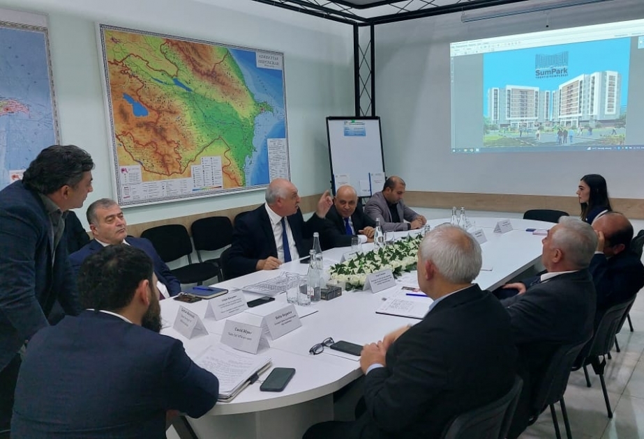 Sumqayıt şəhərində istismar müddətini başa vurmuş 3 yataqxana sökülür