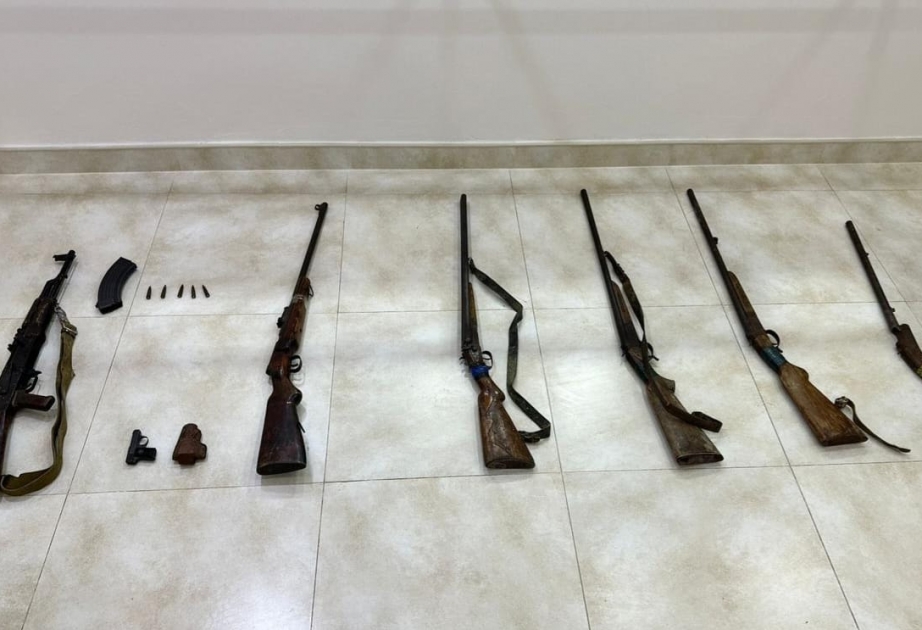 Ağcabədidə polis əməkdaşları tərəfindən odlu silahlar aşkarlanıb