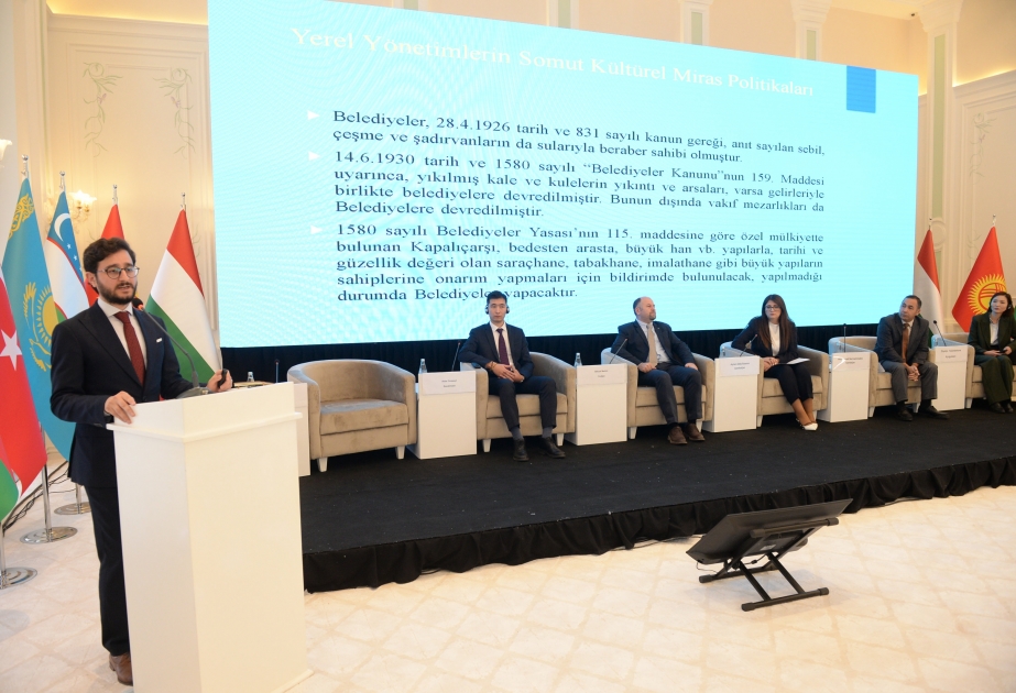 Türk dünyası memarlarının Şuşa simpoziumu işini panel müzakirələrlə davam etdirir