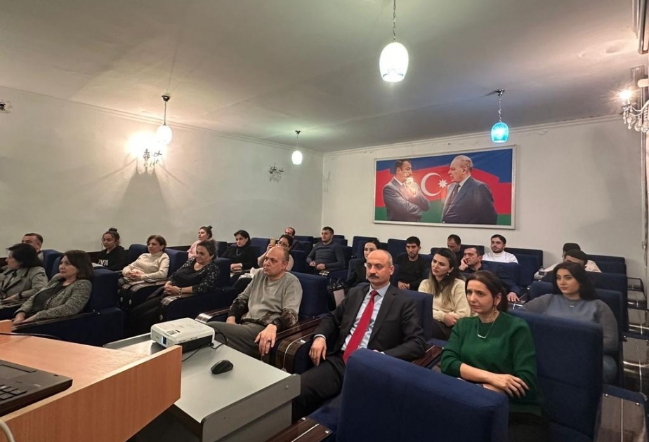 Türkiyəli professor MDU-da magistrantlara ustad dərsi keçib