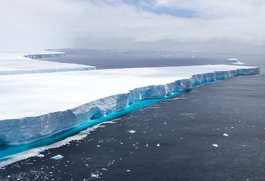 A23a: El mayor iceberg del mundo en movimiento después de 30 años
