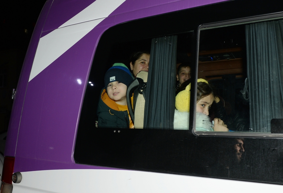 25 weitere Familien aus Füsuli kehren in ihre Heimatstadt zurück VIDEO