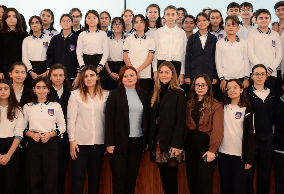 RİNN və ETX yeniyetmələr üçün kibertəhlükəsizlik üzrə təlimlər keçirib