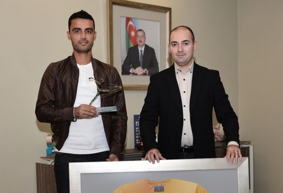 Azərbaycan millisinin sabiq futbolçusu təltif edilib