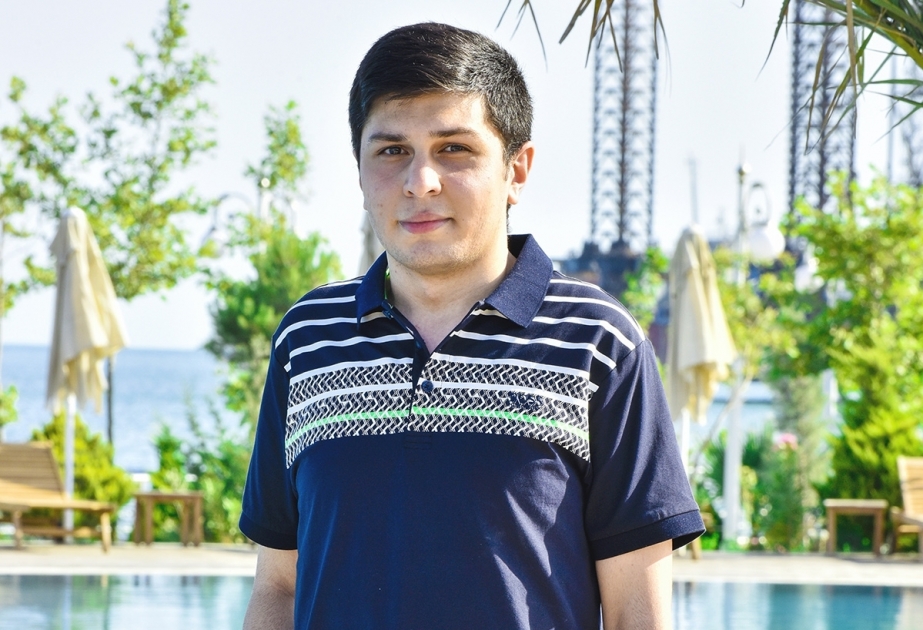 Un alumno de la Escuela Superior de Petróleo de Bakú gana el primer puesto en la Olimpiada Internacional