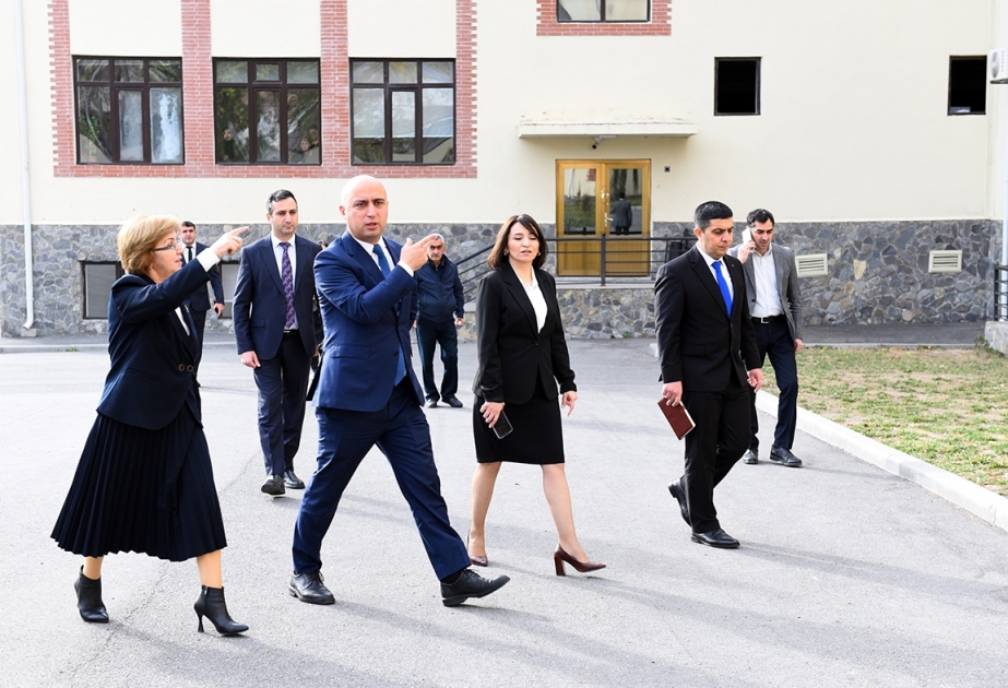 Elm və təhsil naziri Şəki məktəblərində olub
