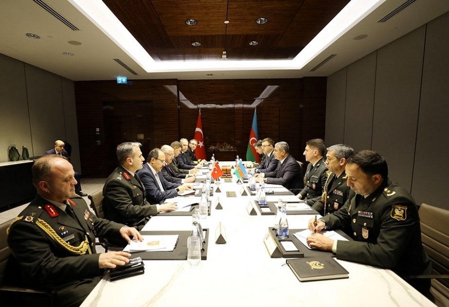 Azerbaijani, Turkish Defense Ministers highlight importance of increasing intensity of joint exercises