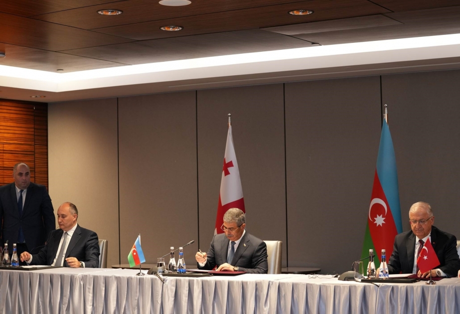 Verteidigungsminister von Aserbaidschan, der Türkei und Georgien unterzeichnen Protokoll