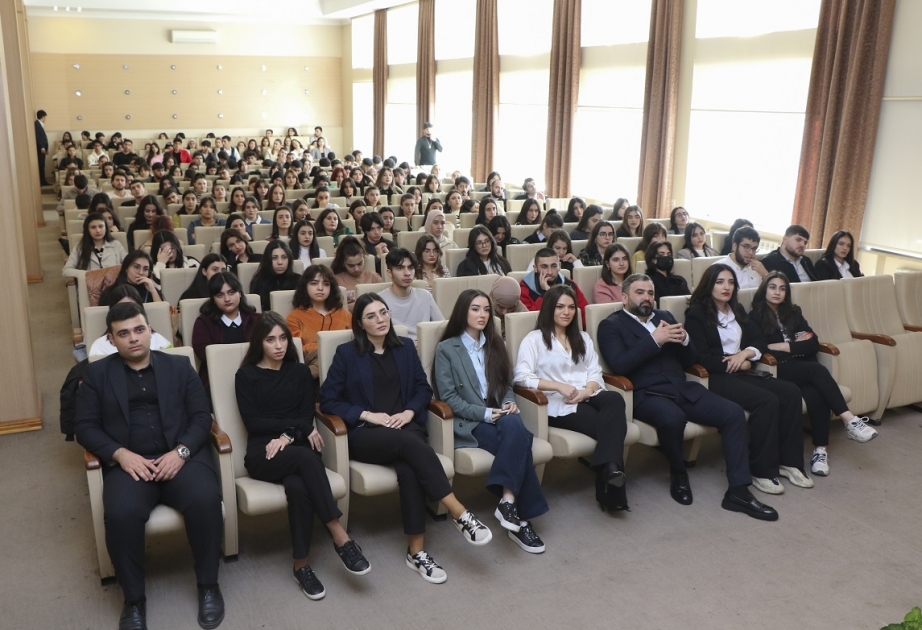 “Dizayn dediyin belə olar!” – peşəkarlarla tələbələrin görüşü