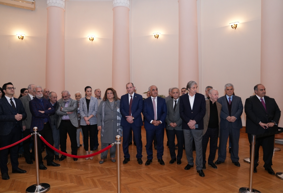 ADMİU-nun 100 illik yubileyinə həsr olunmuş sərgi - Yüz ilin rəngləri YENİLƏNİB