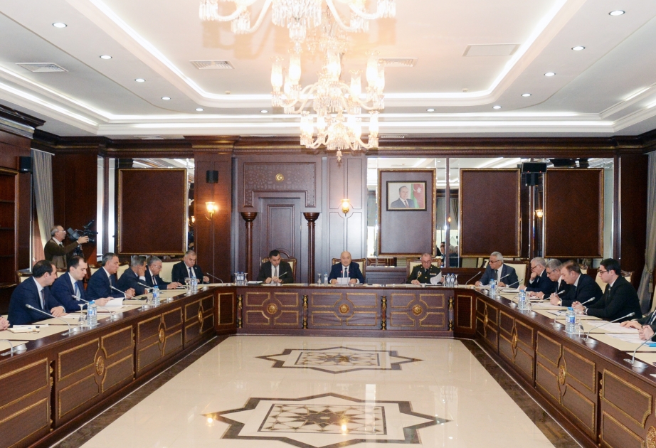 Parlamentdə hərbi qulluqçularla bağlı bir sıra qanunlara edilən dəyişikliklər müzakirə olunur
