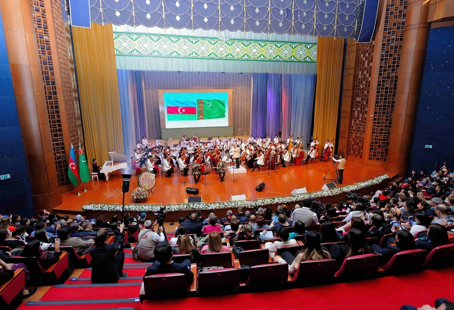 Aşqabadda Ulu Öndər Heydər Əliyevin 100 illik yubileyi münasibətilə konsert təşkil olunub