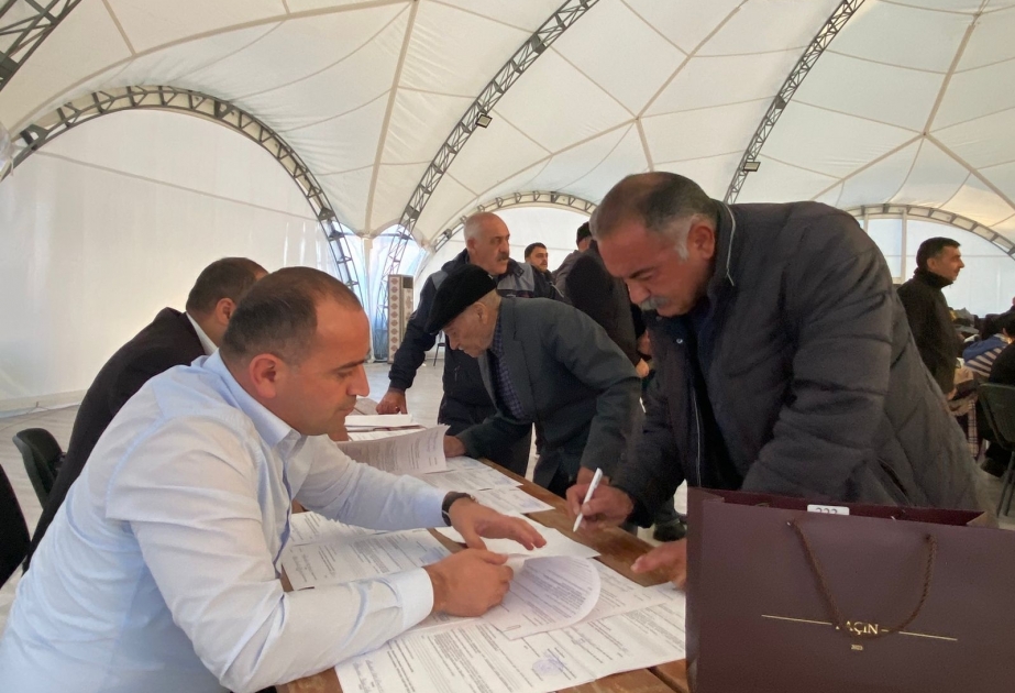 Otro grupo de residentes llegó a Lachin