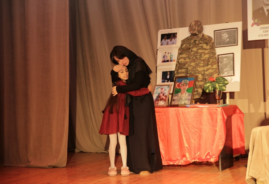 Bakı Şəhər Xalq Teatrları Festivalının qalibləri mükafatlandırılıb