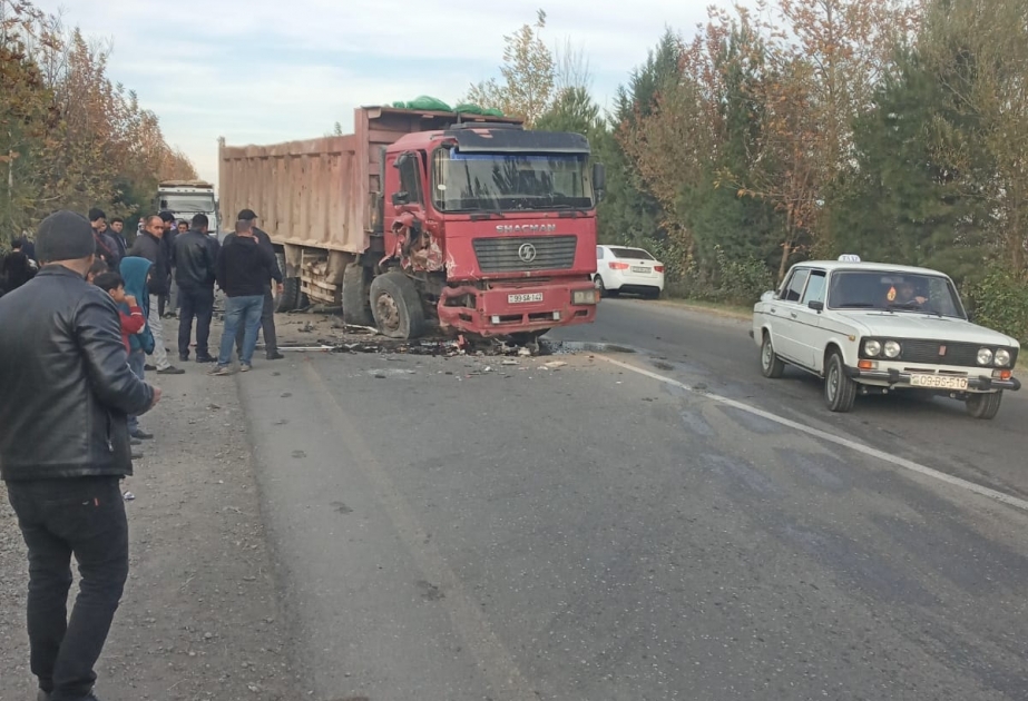 Bərdədə yük və minik avtomobili toqquşub