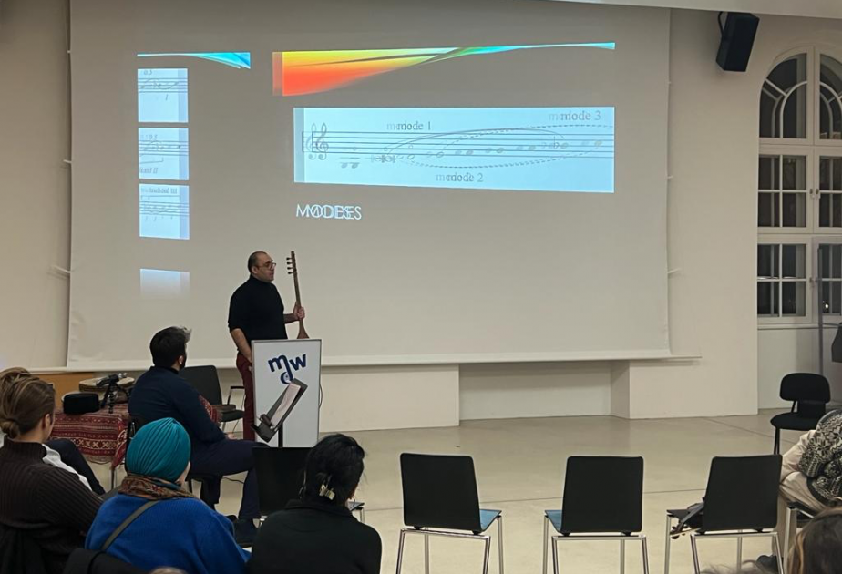 Vyanada ali təhsil ocağında Azərbaycan aşıq yaradıcılığına dair interaktiv seminar keçirilib