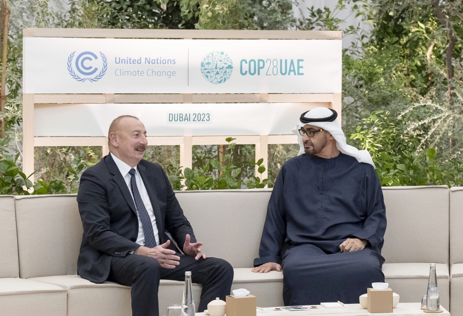 Dubaï : le président Ilham Aliyev rencontre le président émirati, le cheikh Mohammed ben Zayed Al Nahyan  MIS A JOUR VIDEO