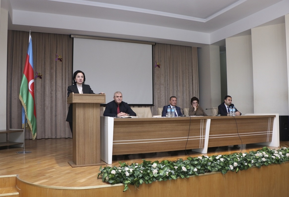 Rektor bu dəfə Nəqliyyat fakültəsinin tələbələri ilə görüşüb