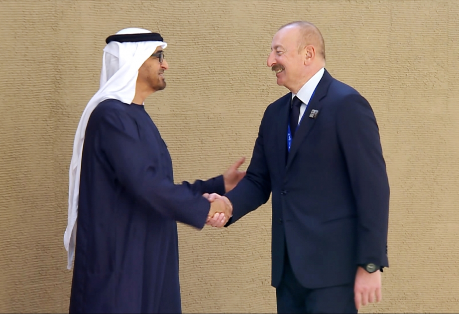 Dubaï accueille le Sommet mondial sur l’action climatique organisé en marge de la COP28 
Le président azerbaïdjanais Ilham Aliyev assiste à la cérémonie d’ouverture du sommet MIS A JOUR VIDEO