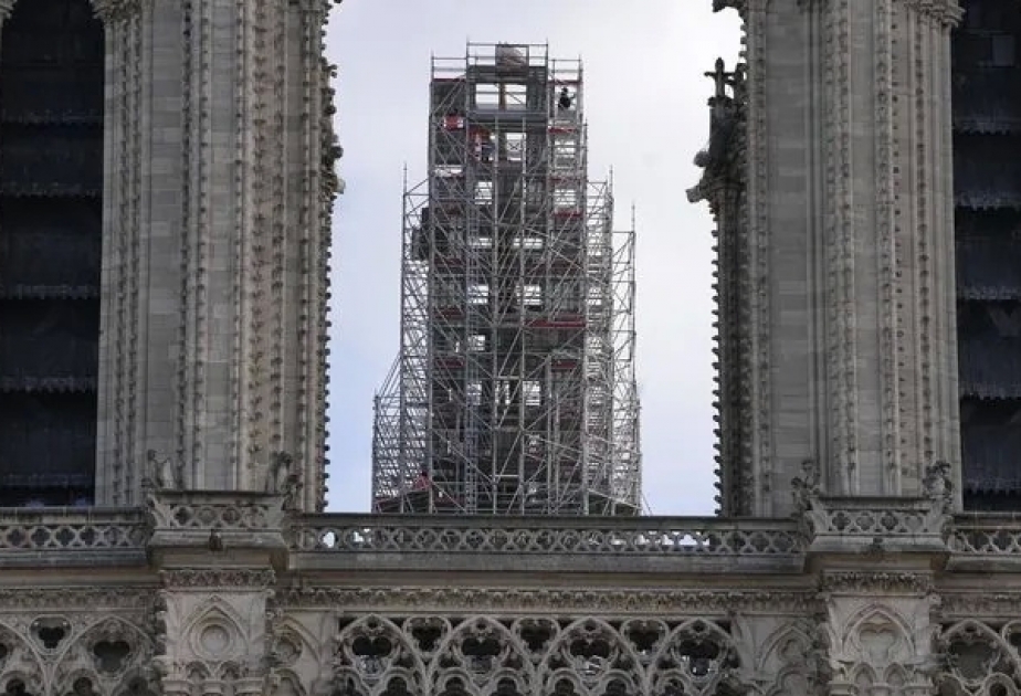 Помощник мэра Парижа призывает приостановить реконструкцию Нотр-Дам-де-Пари из-за применяемого в процессе свинца