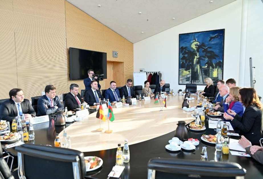 Diputados alemanes fueron informados sobre las iniciativas de paz de Azerbaiyán