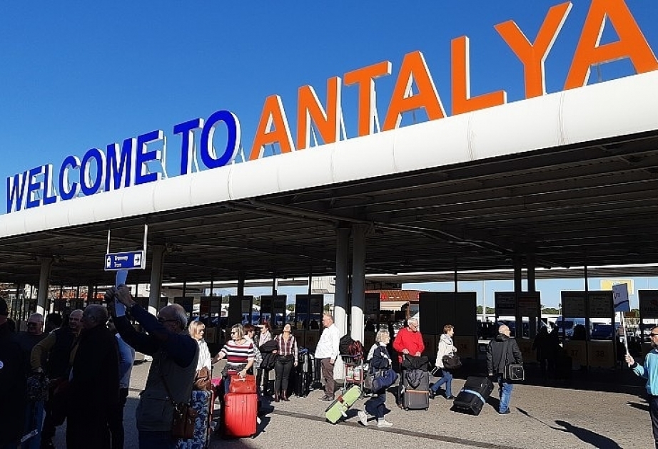 Bu ilin on ayında Rusiyadan Türkiyəyə turist axını 26 faiz artıb