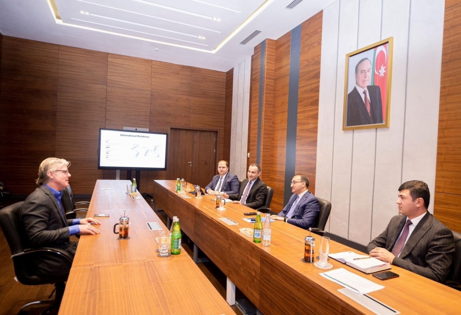 Amazon's former vice president visits "ASAN Xidmet" center