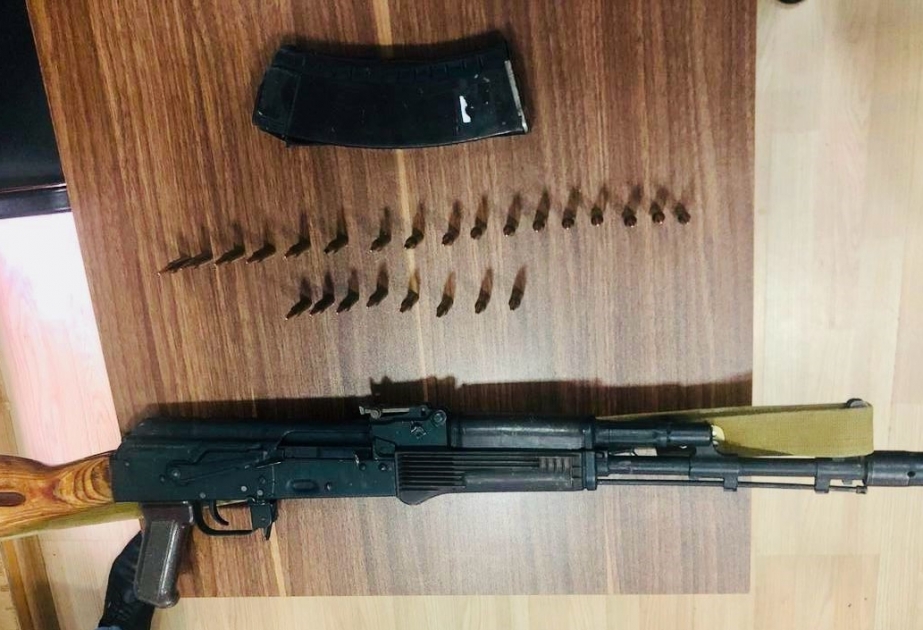 Yasamalda tapılan avtomat polisə təhvil verildi, tapança satmaq istəyən şəxs saxlanıldı
