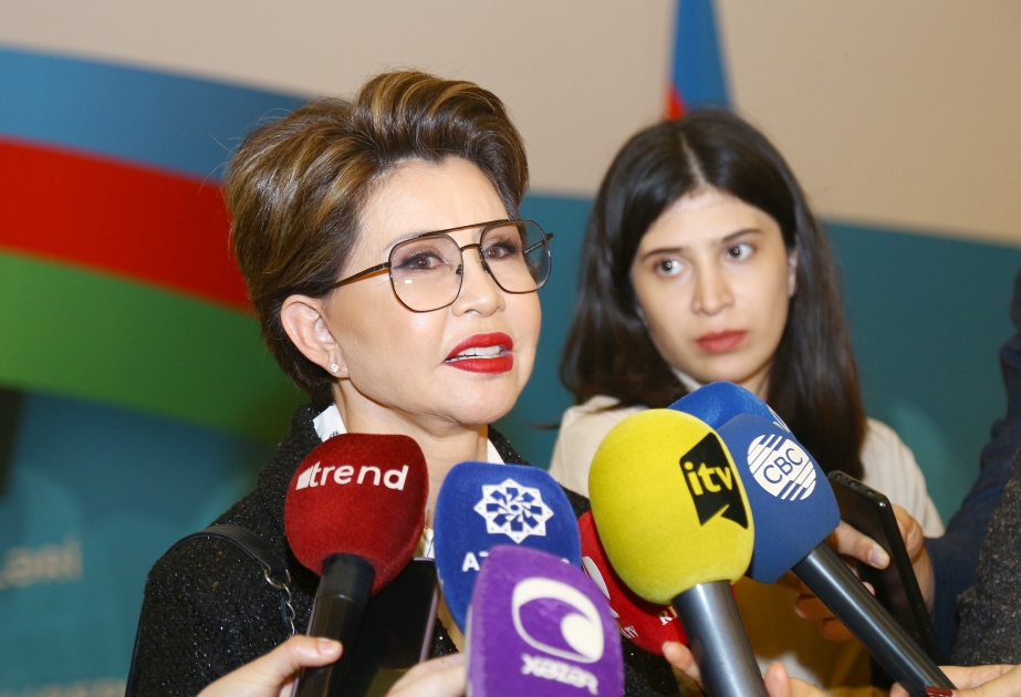 Roza Rımbayeva: Azərbaycan xalq musiqisini çox sevirəm