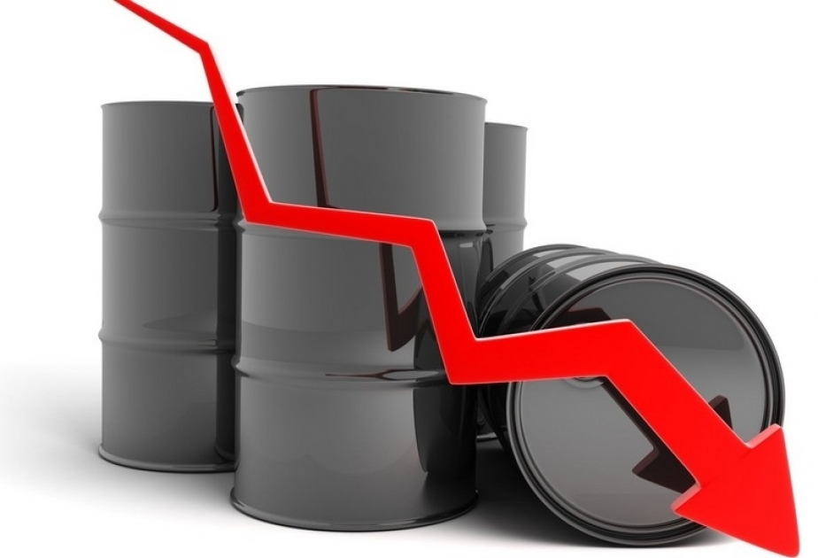 Стоимость азербайджанской нефти снизилась более чем на три доллара
