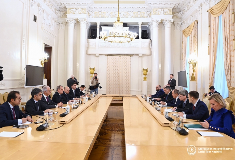 Ministros de Asuntos Exteriores de Azerbaiyán y Rusia se reúnen en Moscú