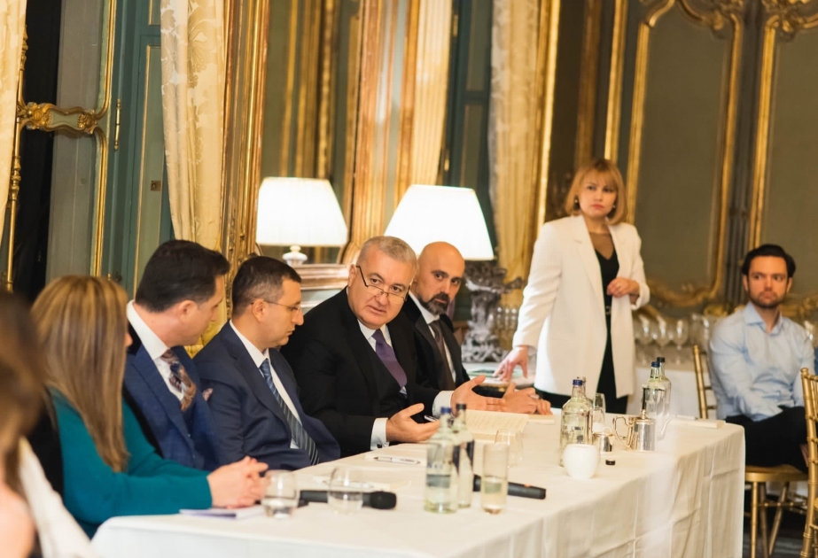 İngiltərədə azərbaycanlı mütəxəssislərin və iş adamlarının birinci forumu keçirilib