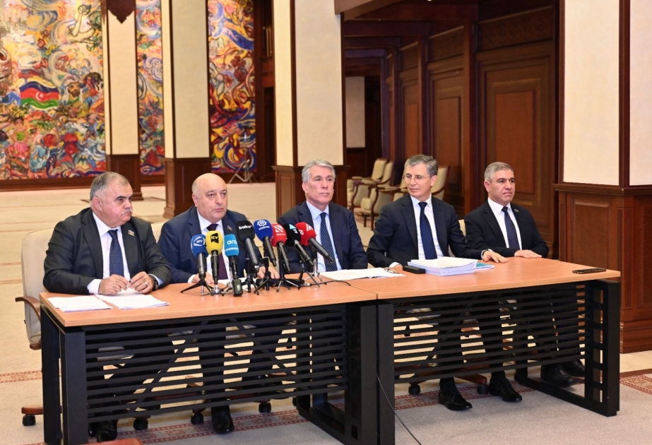 Parlamentdə hərbi qanunvericilikdə nəzərdə tutulan dəyişikliklərlə bağlı mətbuat konfransı keçirilib