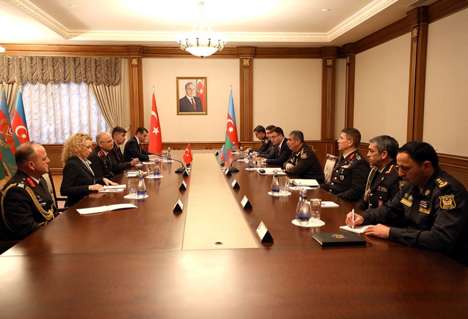 Azərbaycan ilə Türkiyə arasında hərbi əməkdaşlıq məsələləri müzakirə edilib
