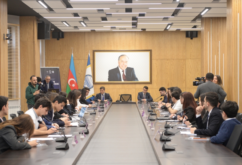 BDU-da Ümummilli Lider Heydər Əliyevin 100 illiyinə həsr olunmuş simulyasiya konfransı keçirilib