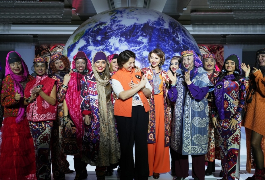 “Azerbaijan Fashion Week” çərçivəsində Natavan Əliyevanın qeyri-adi moda nümayişi təşkil olunub