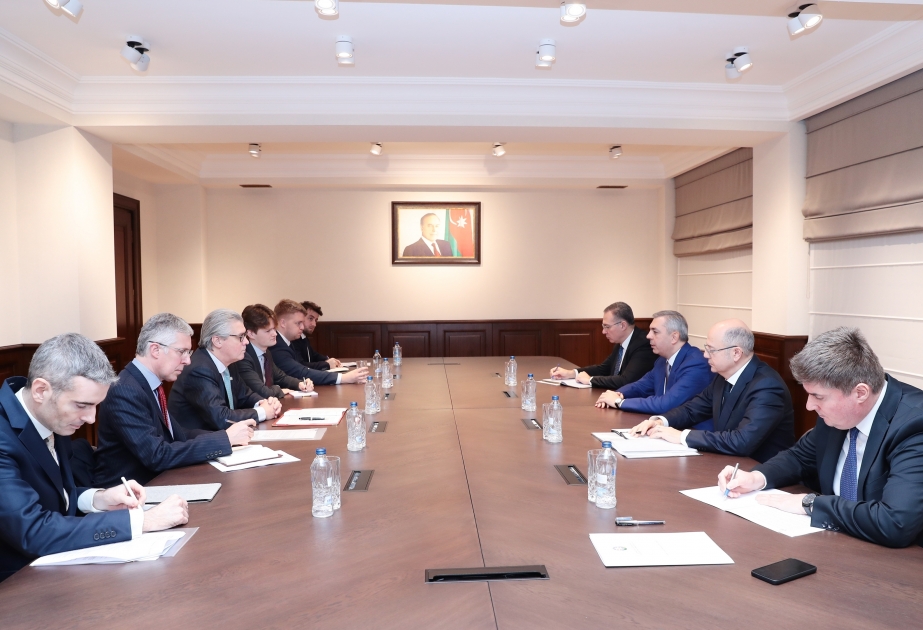 Jefe de la Administración de Presidente se reunió con el Ministro de Estado británico