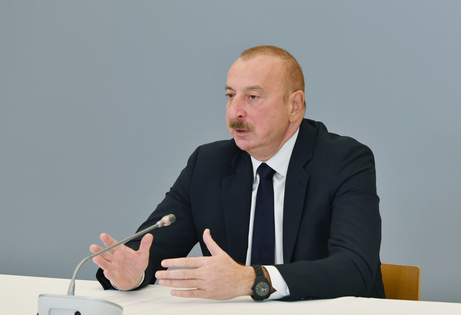 Le président Aliyev : Les mines enfouies constituent le principal obstacle dans le Karabagh