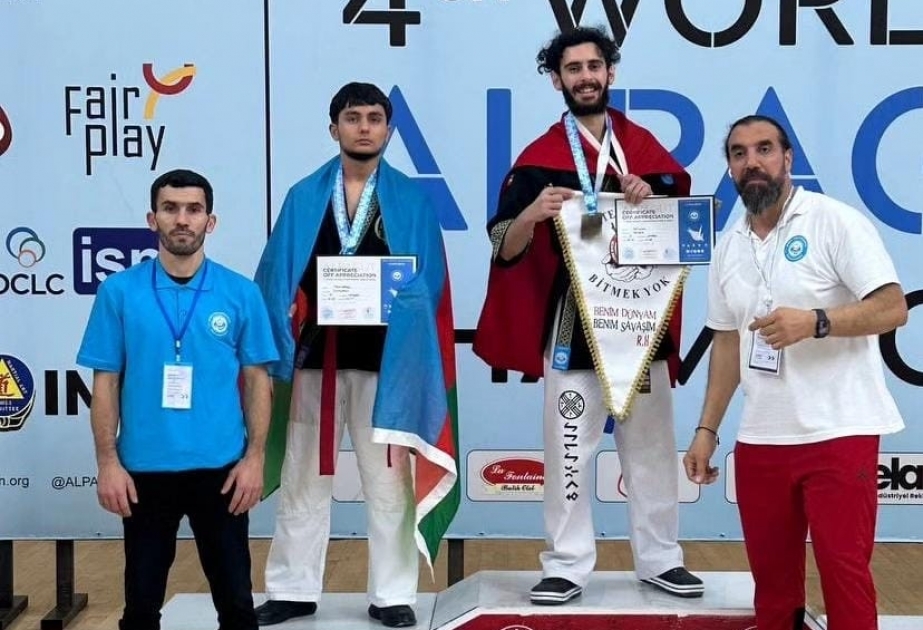 AzTU tələbəsi dünya çempionatında gümüş medal qazanıb
